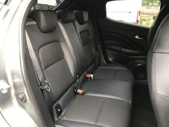 NISSAN JUKE 1.0 DIG-T N-Connecta SUV 5dr Petrol DCT Auto Euro 6 (s/s) (114 p