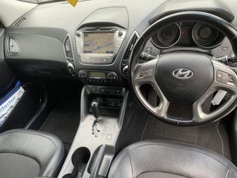 HYUNDAI IX35 2.0 CRDi SE SUV 5dr Diesel Auto 4WD Euro 5 (Nav) (134 bhp)