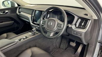 VOLVO XC60 2.0 T5 Momentum SUV 5dr Petrol Auto AWD Euro 6 (s/s) (250 ps)