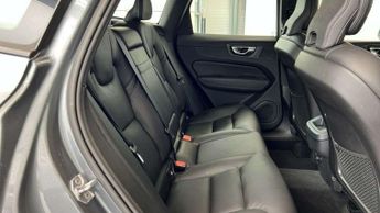 VOLVO XC60 2.0 T5 Momentum SUV 5dr Petrol Auto AWD Euro 6 (s/s) (250 ps)