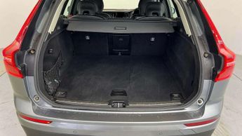 VOLVO XC60 2.0 T5 Momentum SUV 5dr Petrol Auto AWD Euro 6 (s/s) (250 ps)