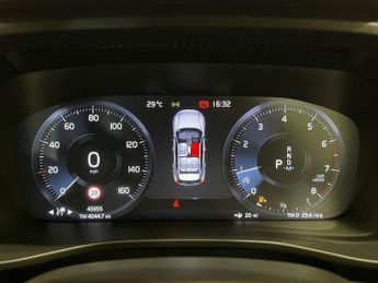 VOLVO XC40 2.0 T4 Momentum Pro SUV 5dr Petrol Auto Euro 6 (s/s) (190 ps)