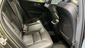 VOLVO XC60 2.0 B5 MHEV Core SUV 5dr Petrol Hybrid Auto AWD Euro 6 (s/s) (25