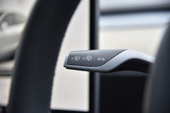 TESLA MODEL Y (Dual Motor) Long Range SUV 5dr Electric Auto 4WDE (384 bhp)