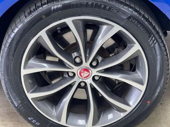 JAGUAR XF 2.0d R-Sport Saloon 4dr Diesel Auto Euro 6 (s/s) (180 ps)