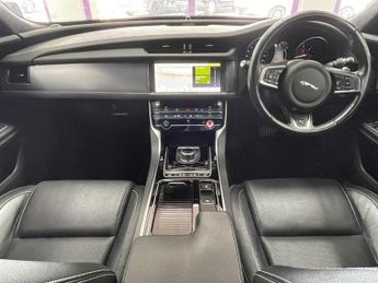 JAGUAR XF 2.0d R-Sport Saloon 4dr Diesel Auto Euro 6 (s/s) (180 ps)