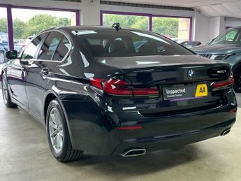 BMW 5 SERIES 2.0 520i MHT SE Saloon 4dr Petrol Hybrid Steptronic Euro 6 (s/s)