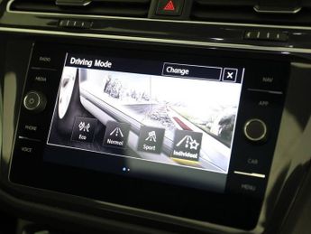 VOLKSWAGEN TIGUAN 2.0 TDI R-Line Tech SUV 5dr Diesel DSG Euro 6 (s/s) (150 ps)