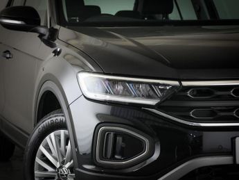 VOLKSWAGEN T-ROC 1.5 TSI Life SUV 5dr Petrol DSG Euro 6 (s/s) (150 ps)