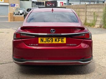 LEXUS ES 2.5 300h Saloon 4dr Petrol Hybrid E-CVT Euro 6 (s/s) (218 ps)