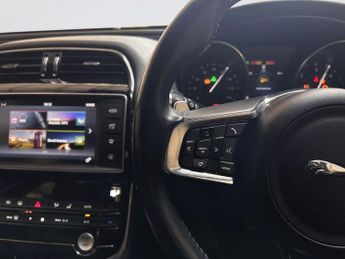 Jaguar XE 2.0d R-Sport Saloon 4dr Diesel Auto AWD Euro 6 (s/s) (240 ps)