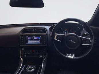 JAGUAR XE 2.0d R-Sport Saloon 4dr Diesel Auto AWD Euro 6 (s/s) (240 ps)