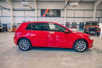 VOLKSWAGEN GOLF 2.0 TDI BlueMotion Tech GT Hatchback 5dr Diesel DSG Euro 5 (s/s)