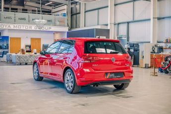 VOLKSWAGEN GOLF 2.0 TDI BlueMotion Tech GT Hatchback 5dr Diesel DSG Euro 5 (s/s)