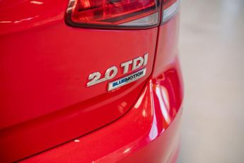 VOLKSWAGEN GOLF 2.0 TDI BlueMotion Tech GT Hatchback 5dr Diesel DSG Euro 5 (s/s)