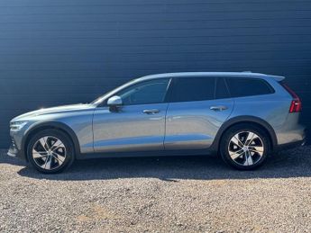 VOLVO V60 CROSS COUNTRY 2.0 T5 Plus Estate 5dr Petrol Auto AWD 