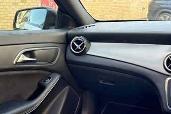 MERCEDES-BENZ CLA 2.1 CLA220d WhiteArt Coupe 4dr Diesel 7G-DCT Euro 6 (s/s) (177 p
