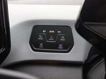 VOLKSWAGEN ID.3 Pro Performance 58kWh Max Hatchback 5dr Electric Auto (204 ps)