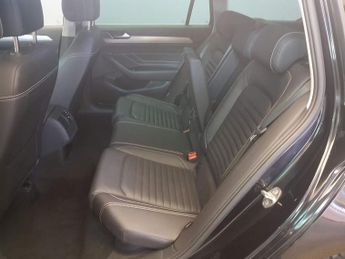VOLKSWAGEN PASSAT 1.5 TSI EVO SEL Estate 5dr Petrol DSG Euro 6 (s/s) (150 ps)