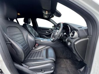 MERCEDES-BENZ GLC 2.0 GLC300d AMG Line (Premium) Coupe 5dr Diesel G-Tronic+ 4MATIC