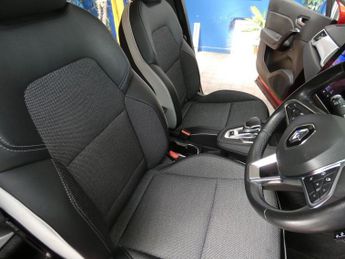 RENAULT CAPTUR 1.6 E-TECH 9.8kWh S Edition SUV 5dr Petrol Plug-in Hybrid Auto E