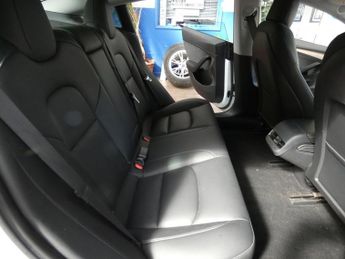 TESLA Model 3 Saloon 4dr Electric Auto RWD (241 bhp)