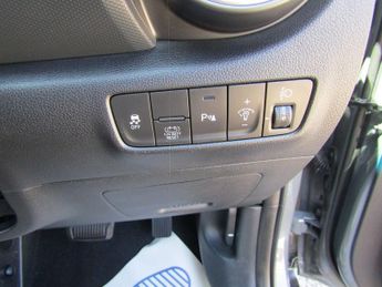 HYUNDAI KONA 1.6 h-GDi Premium SUV 5dr Petrol Hybrid DCT Euro 6 (s/s) (141 ps