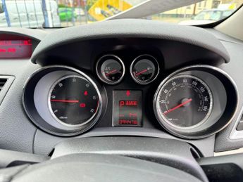 VAUXHALL MOKKA 1.6 CDTi SE SUV 5dr Diesel Auto 2WD Euro 6 (136 ps)