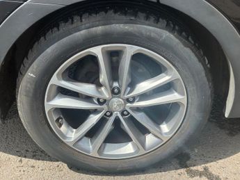 HYUNDAI SANTA FE 2.2 CRDi Blue Drive Premium SE SUV 5dr Diesel Auto 4WD Euro 6 (s