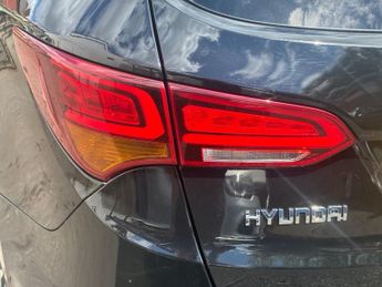 HYUNDAI SANTA FE 2.2 CRDi Blue Drive Premium SE SUV 5dr Diesel Auto 4WD Euro 6 (s