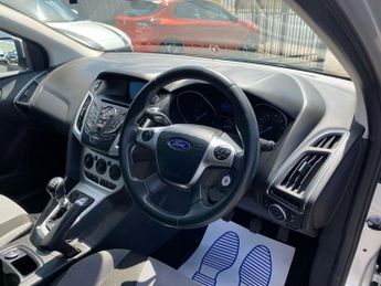 FORD FOCUS 1.6 TDCi Zetec Navigator Hatchback 5dr Diesel Manual Euro 5 (s/s