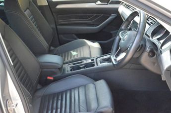 VOLKSWAGEN PASSAT 2.0 TDI EVO SEL Saloon 4dr Diesel DSG Euro 6 (s/s) (190 ps)