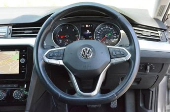 VOLKSWAGEN PASSAT 2.0 TDI EVO SEL Saloon 4dr Diesel DSG Euro 6 (s/s) (190 ps)