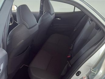 TOYOTA COROLLA 1.8 VVT-h GPF Icon Tech Hatchback 5dr Petrol Hybrid CVT Euro 6 (