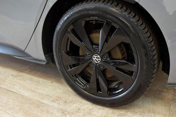 VOLKSWAGEN ID.3 Pro Performance 58kWh Life Hatchback 5dr Electric Auto (204 ps)