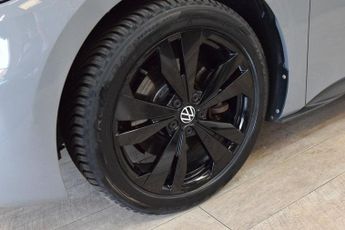 VOLKSWAGEN ID.3 Pro Performance 58kWh Life Hatchback 5dr Electric Auto (204 ps)