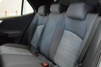 VOLKSWAGEN ID.3 Pro Performance 58kWh Life Hatchback 5dr Electric Auto (204 ps)
