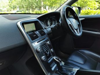 VOLVO XC60 2.4 D5 SE Lux Nav SUV 5dr Diesel Auto AWD Euro 6 (s/s) (220 ps)