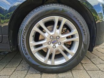 VOLVO XC60 2.4 D5 SE Lux Nav SUV 5dr Diesel Auto AWD Euro 6 (s/s) (220 ps)