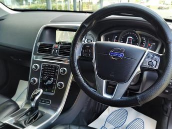 VOLVO XC60 2.4 D5 SE Lux Nav SUV 5dr Diesel Auto AWD Euro 6 (s/s) (220 ps)