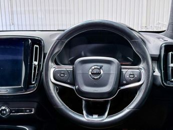 VOLVO XC40 2.0 D4 R-Design SUV 5dr Diesel Auto AWD Euro 6 (s/s) (190 ps)