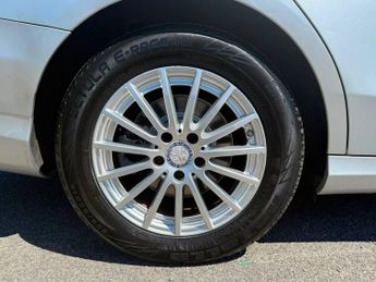MERCEDES-BENZ C CLASS 1.6 C200d SE Saloon 4dr Diesel G-Tronic+ Euro 6 (s/s) (136 ps)