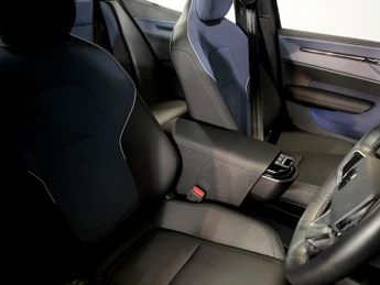 VOLVO EX30 Single Motor Extended Range 69kWh Plus SUV 5dr Electric Auto (27