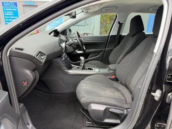 PEUGEOT 308 1.2 PureTech Allure Hatchback 5dr Petrol Manual Euro 6 (s/s) (11