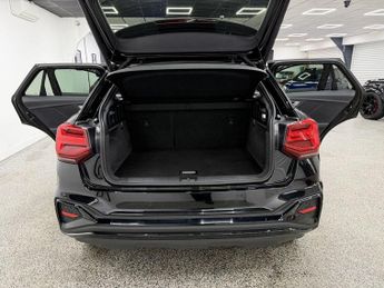 AUDI Q2 1.5 TFSI CoD 35 Black Edition SUV 5dr Petrol S Tronic Euro 6 (s/