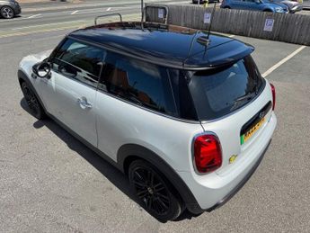 MINI Electric Hatch Cooper SE 32.6kWh Level 2 Hatchback 3dr Electric Auto (184 ps)