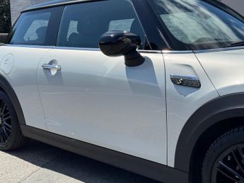 MINI Electric Hatch Cooper SE 32.6kWh Level 2 Hatchback 3dr Electric Auto (184 ps)