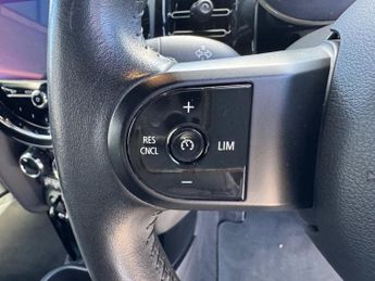 MINI Electric Hatch Cooper SE 32.6kWh Level 2 Hatchback 3dr Electric Auto (184 ps)