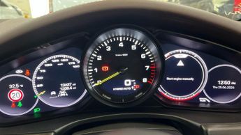 PORSCHE PANAMERA 2.9 V6 E-Hybrid 17.9kWh 4 Platinum Edition Saloon 5dr Petrol Plu