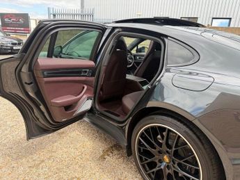 PORSCHE PANAMERA 2.9 V6 E-Hybrid 17.9kWh 4 Platinum Edition Saloon 5dr Petrol Plu